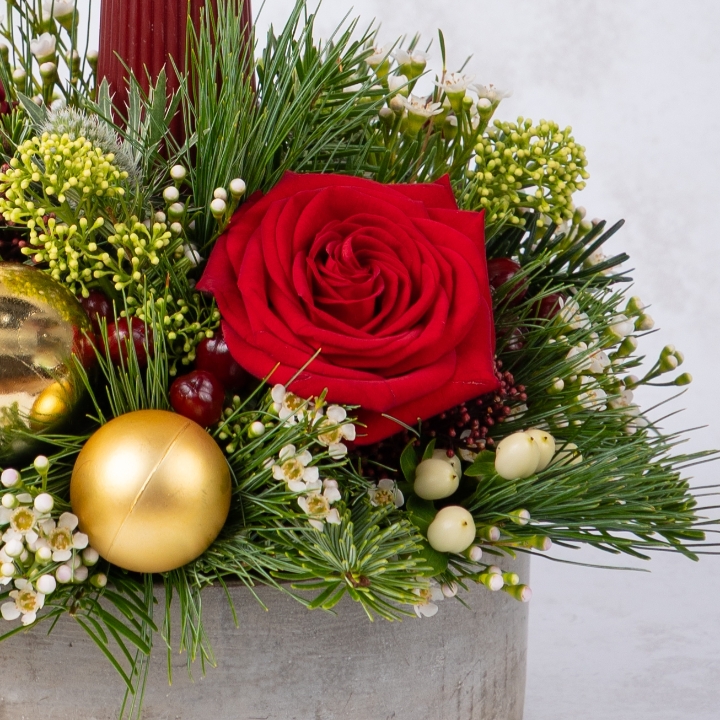 Christmas Candle Arrangement   Red