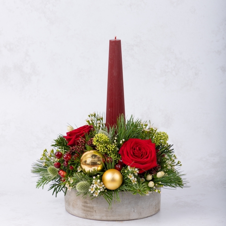 Christmas Candle Arrangement   Red